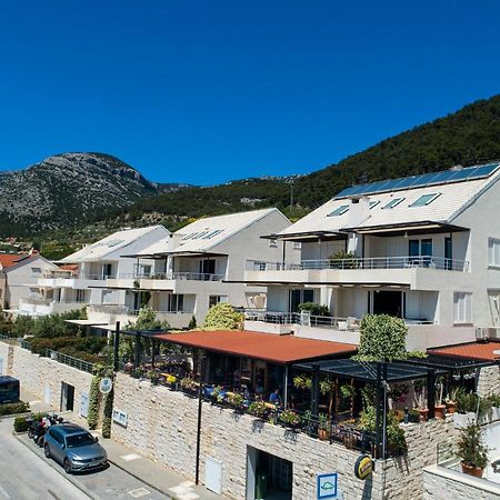 Apartments Villa Azzurra Bol Exterior photo