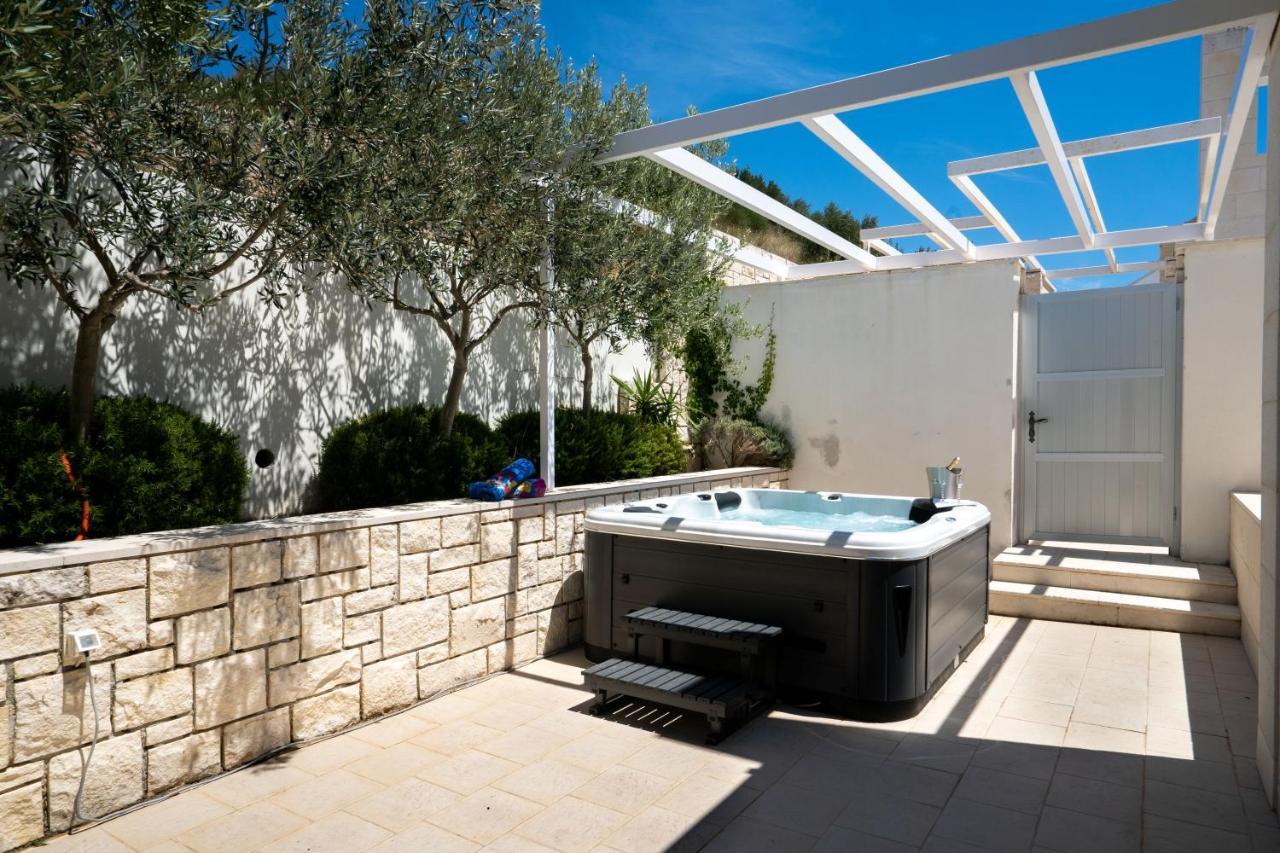 Apartments Villa Azzurra Bol Exterior photo
