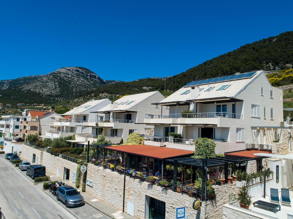 Apartments Villa Azzurra Bol Exterior photo