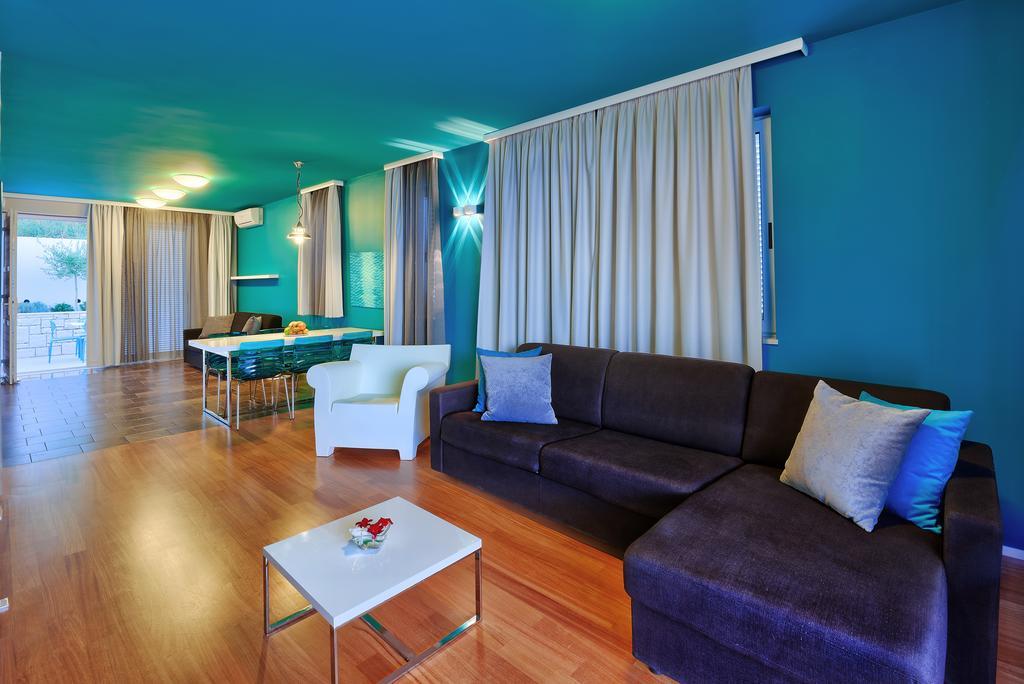 Apartments Villa Azzurra Bol Exterior photo