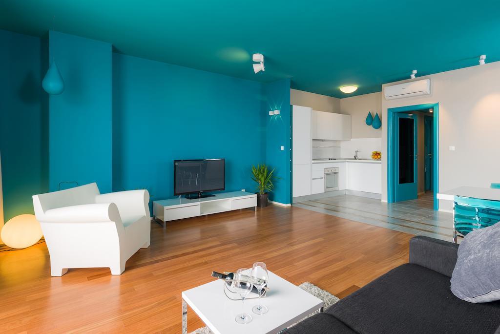 Apartments Villa Azzurra Bol Exterior photo