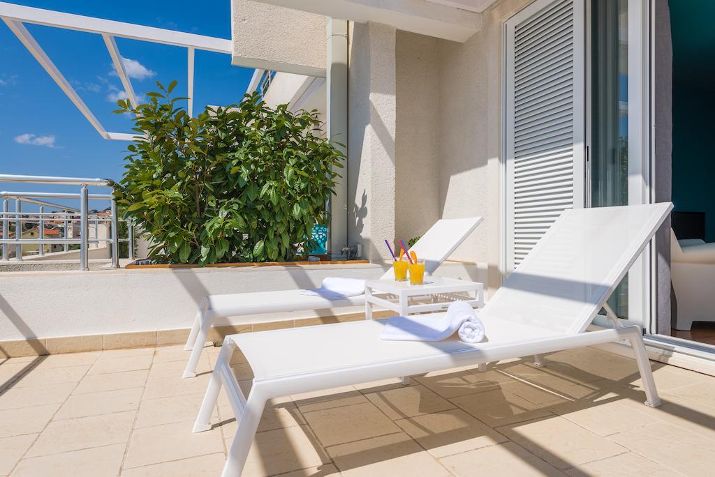 Apartments Villa Azzurra Bol Exterior photo