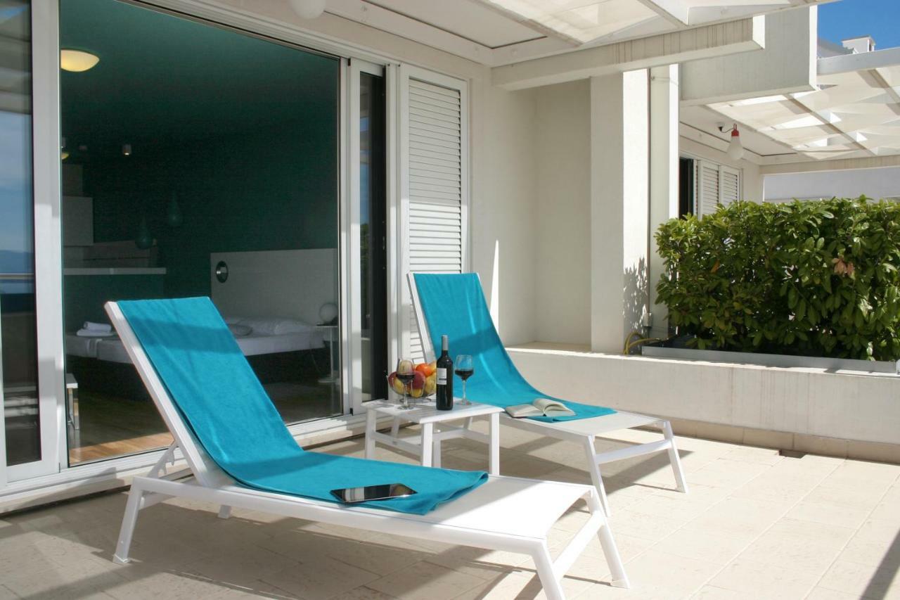 Apartments Villa Azzurra Bol Exterior photo